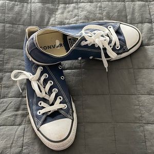 Low top blue converse